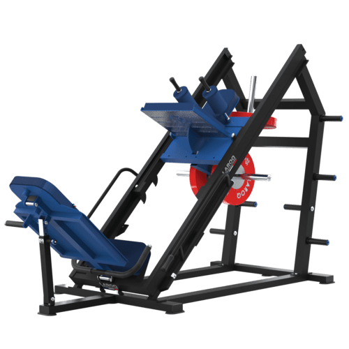 Presse à jambes inclinée 45° et hack squat LAROQ. Cadre acier noir, traîneau guidé avec plateforme antidérapante, siège rembourré réglable bleu, porte-disques latéraux et disques bumper rouges, vue 3/4.