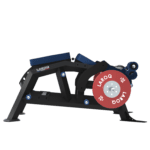 Machine leg curl couché LAROQ. Châssis acier noir, coussin de poitrine et rouleaux de cheville rembourrés bleus, leviers articulés et supports latéraux pour disques bumper rouges 25 kg, Vue profil