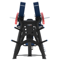 Appareil de musculation assise XTREM par LAROQ pour développé. Cadre en acier noir, siège et dossier bleu rembourrés, poignées incurvées, supports pour barres et disques rouges LAROQ, et rangement latéral pour poids. Vue arrière