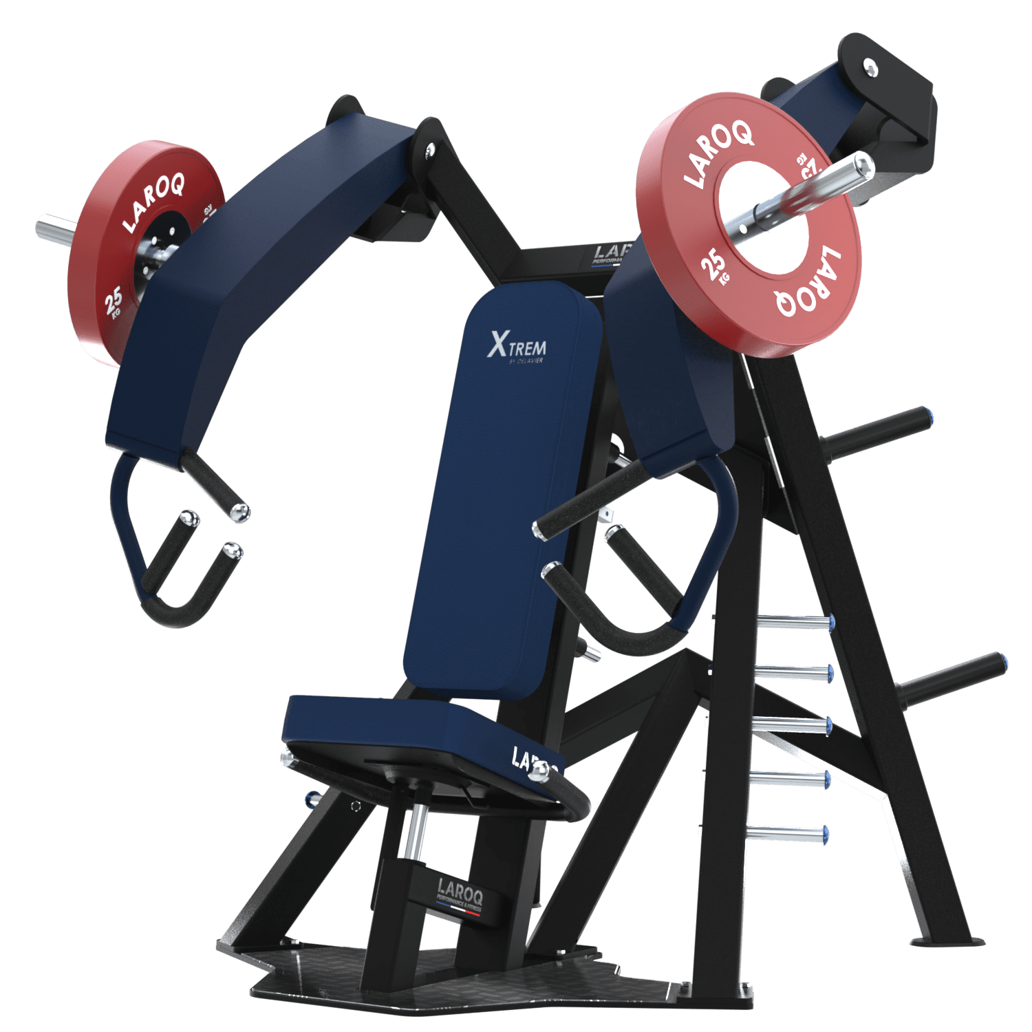 Machine de développé assis convergent à charge libre conçue pour l'entraînement des pectoraux. Cadre métallique noir, siège et dossier inclinés rembourrés en bleu, bras articulés munis de poignées ergonomiques, porte‑disques latéraux chargés de disques rouges LAROQ 25 kg, supports pour rangement de disques et base antidérapante pour une position stable. Vue ¾