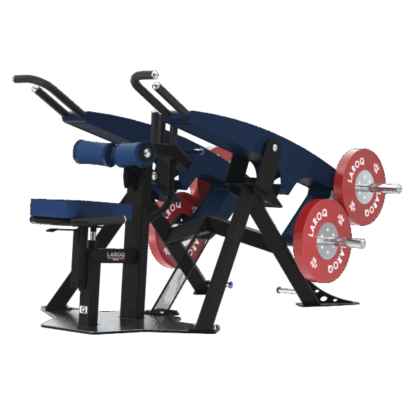 Appareil de tirage/rowing LAROQ bleu et noir. Siège rembourré réglable, leviers articulés avec poignées, rouleaux rembourrés pour maintien, supports latéraux pour disques bumper rouges. Vue 3/4
