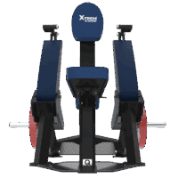 Machine de développé assis XTREM par LAROQ — cadre acier noir, siège et dossier rembourrés bleu marine, poignées ergonomiques et disques rouges LAROQ. vue 3/4 arrière