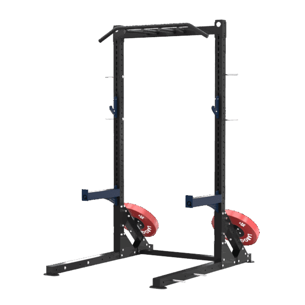 Structure de squat, développé couché ou autres, à deux montants noirs avec barre de traction supérieure, supports J bleus, deux supports de barre, deux axes de rangement de disques, disques bumper rouges de diamètre 51. Vue de ¾