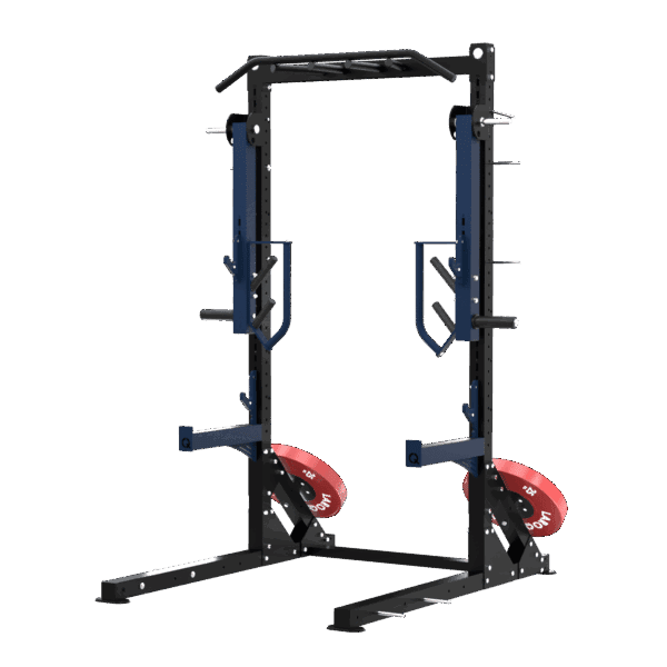 Structure de squat, développé couché et jammer ou autres, à deux montants noirs avec deux bras de jammer, barre de traction supérieure, supports J bleus, deux supports de barre, deux axes de rangement de disques, disques bumper rouges de diamètre 51. Vue de ¾