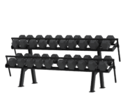 Râtelier noir à deux niveaux rempli d'haltères hexagonaux noirs alignés sur des barres, structure tubulaire inclinée avec pieds évasés et supports latéraux visibles sur fond gris uni.