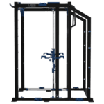 Station d'entraînement guidée LAROQ noire et bleue : structure acier, rails chromés pour barre guidée, barre olympique installée, sécurités ajustables et porte-disques latéraux, vue de profil.