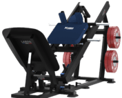 Station hack squat et leg press 45° LAROQ. Châssis acier noir, large dossier et traîneau guidé bleu (logo XTREM), plateforme antidérapante, porte-disques latéraux avec disques bumper rouges 25 kg, vue 3/4 arrière.