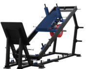 Station hack squat et leg press 45° LAROQ. Châssis acier noir, large dossier et traîneau guidé bleu (logo), plate-forme antidérapante, porte-disques latéraux avec disques bumper rouges 25 kg, réglages d'assise, vue 3/4.